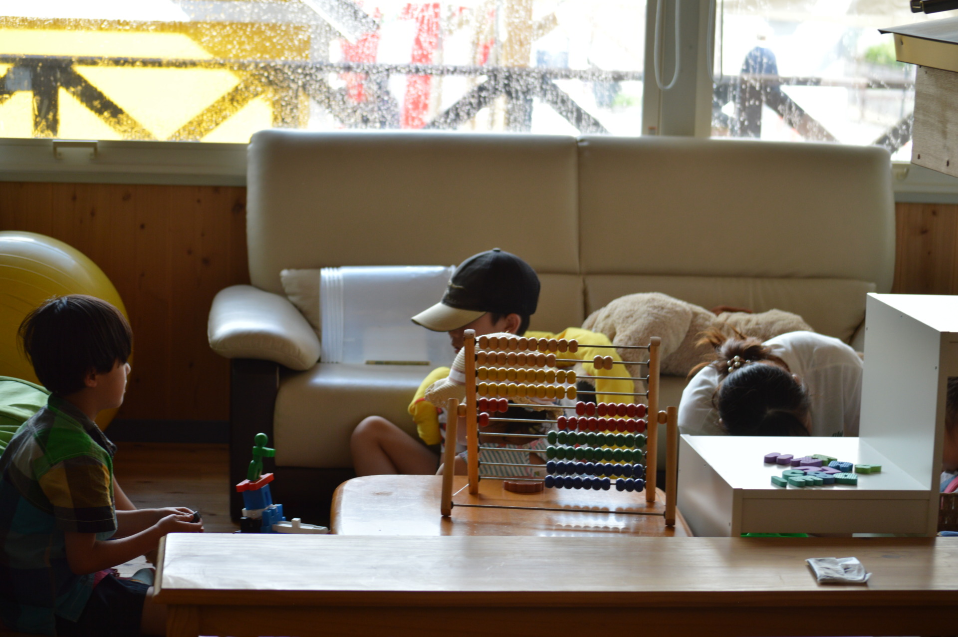 キッズスペースにいる子供たち