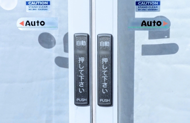 コンビニ自動ドア
