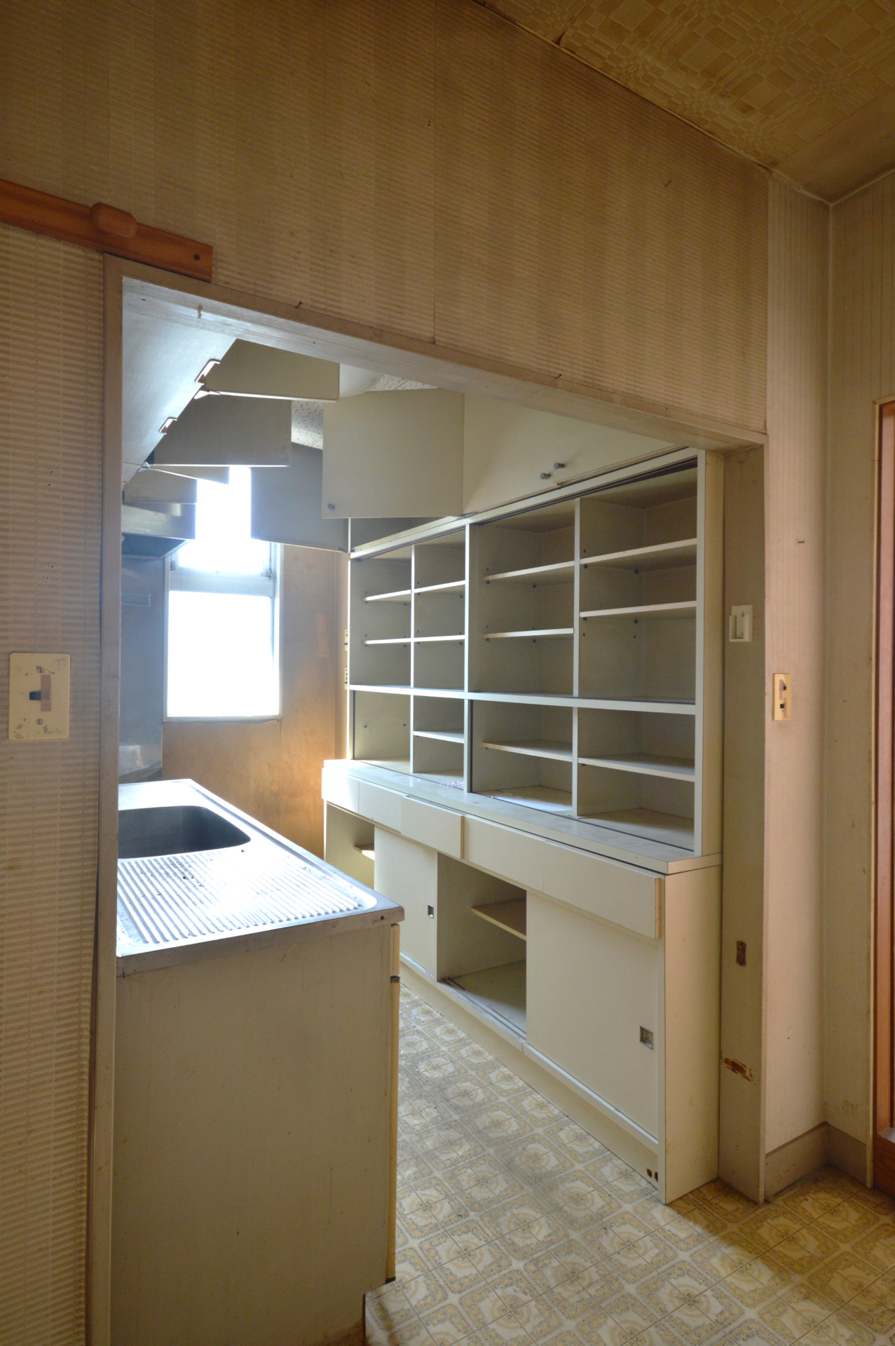 夫婦と愛犬のセカンドライフ_ビフォーキッチン