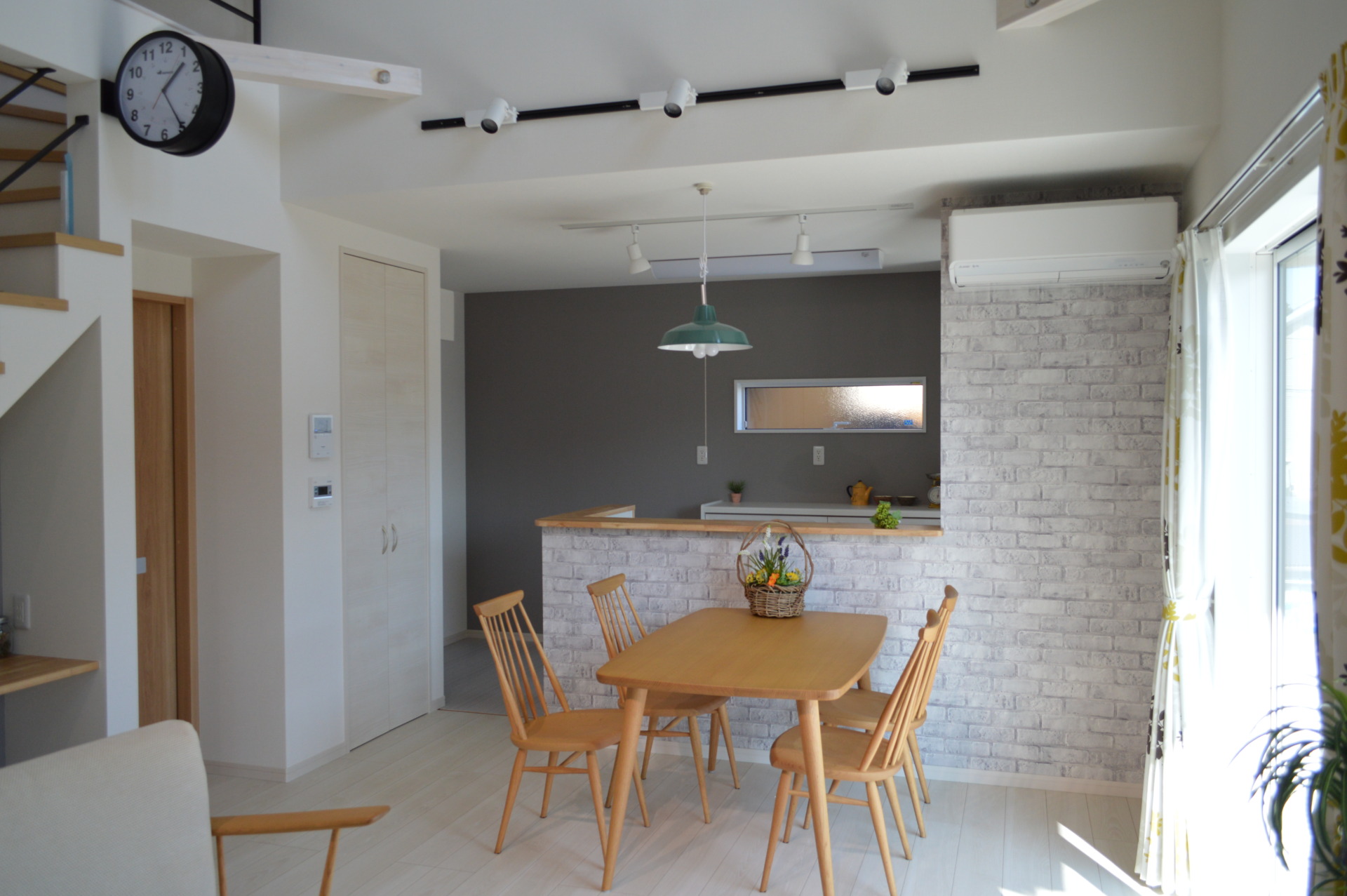 色使いのアイデア_奥行を出したい時のコツ