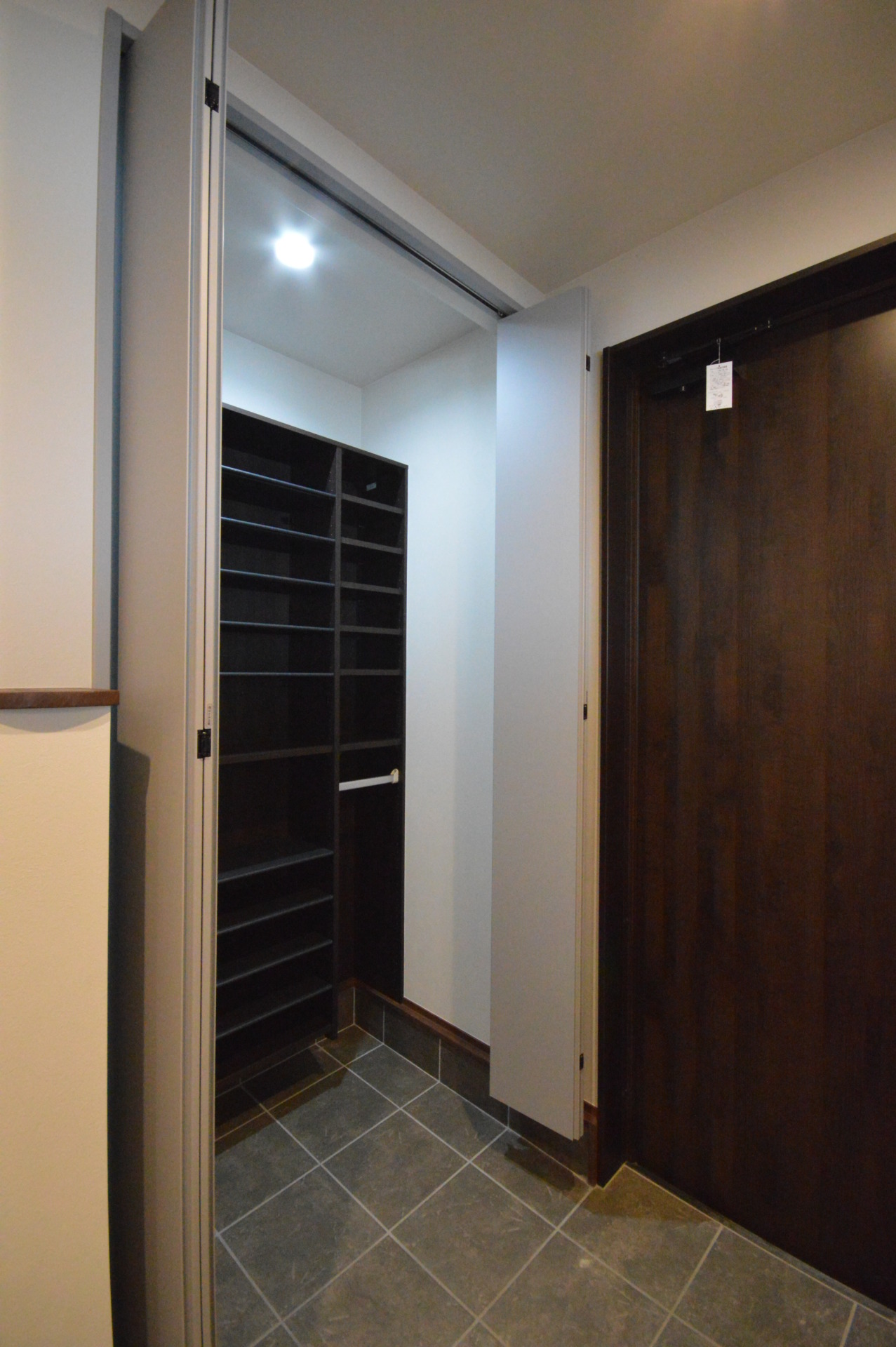 シューズクローク｜永大産業のフィルフィット